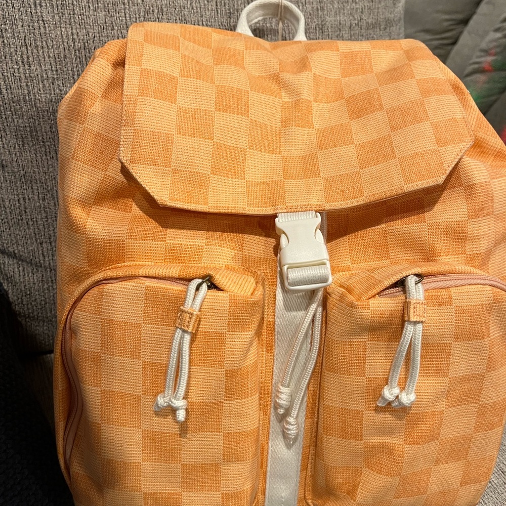 New with tag Universal thread backpack.